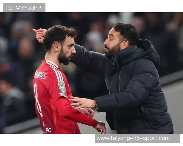 曼联对阵狼队继续采用四后卫阵型B费德里赫特马奎尔缺阵影响战局